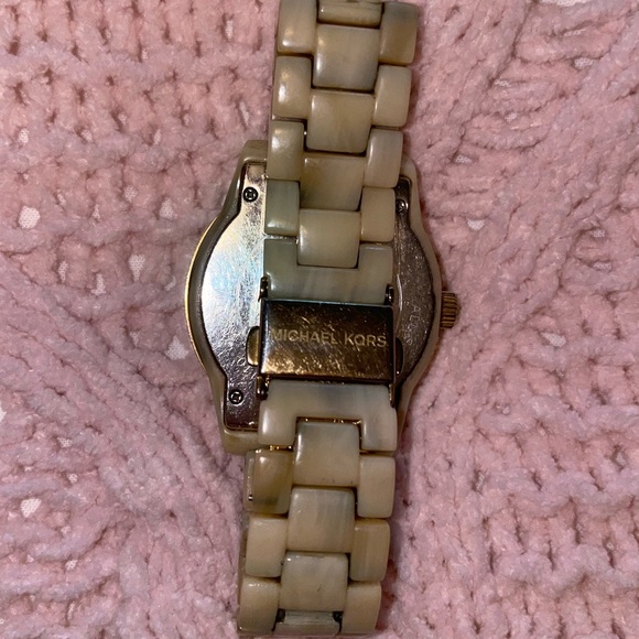 Michael Kors Watch - NEW battery - Picture 5 of 12